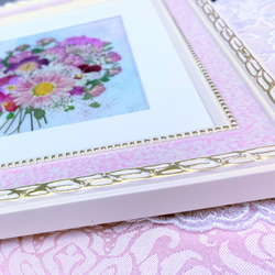 淡い虹色台紙のピンクの花束　押し花アート額 6枚目の画像