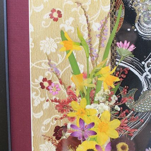 空に舞う淡いピンクの幸せ呼ぶ八角押し花アート 押し花額 その他