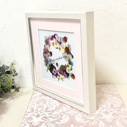 優しいミニミニ苺のリース　押し花アート　額 3枚目の画像