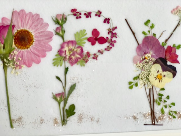 「HAPPY」のお花が微笑ましい押し花額　押し花アート 4枚目の画像