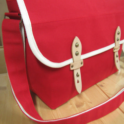 在庫整理20%off /zn-A4 京都ちどりかばん 帆布製ショルダーバッグ A4型 赤/カラフル矢絣 4枚目の画像