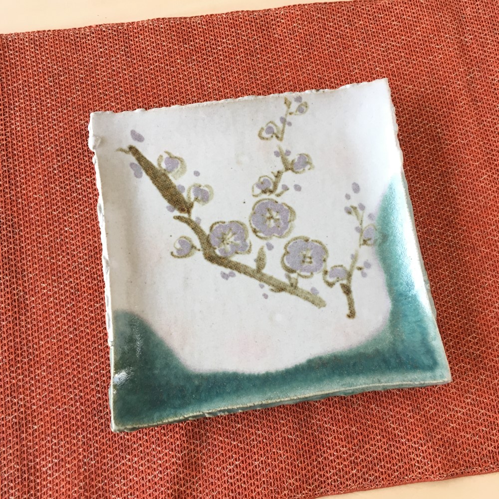 梅の花角皿