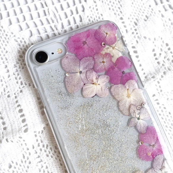 日本品質のものづくり。雨の日紫陽花のiPhoneケース　レジン　送料無料　押し花　押し花スマホケース　押し花iphone 3枚目の画像