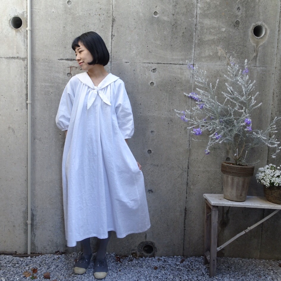 フラワープリント ハンドメイド ロイヤルブルー レース襟 リネン