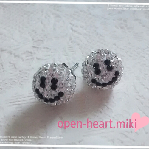 再再販✨【送無】グルーデコ*Ü*スマイルピアス✨ニコちゃん 