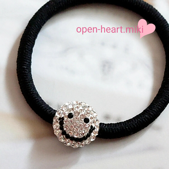 再販×20*Ü*✨【送料無料】グルーデコ ✴キラキラ✨ニコちゃんヘアゴム