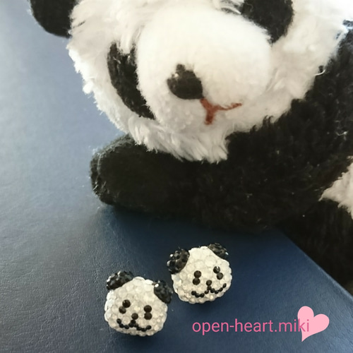 再再再販【送料無料】グルーデコ✨可愛いパンダのチタン・ポストピアス 