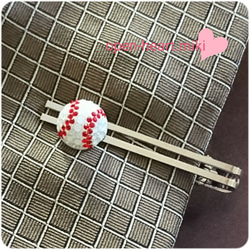 再再販⚾【送無】グルーデコ☆野球ボール・ネクタイピン☆スワロフスキー®クリスタル⚾野球好きな方にお薦めです‼プレゼントに 1枚目の画像