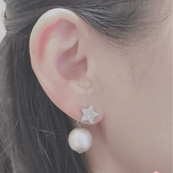 【送無】星ピアス☆スワロフスキー®クリスタル✨コットンパールキャッチつき２way 金属アレルギー対応サージカルピアス 2枚目の画像