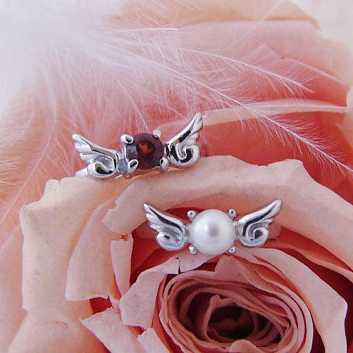 ご出産のお祝いにベビーリング【天使の翼/シルバー/天然石】