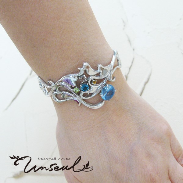 シルバーバングルブレス