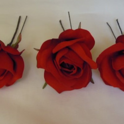 ヘッドドレス　赤バラ  ３輪 3枚目の画像
