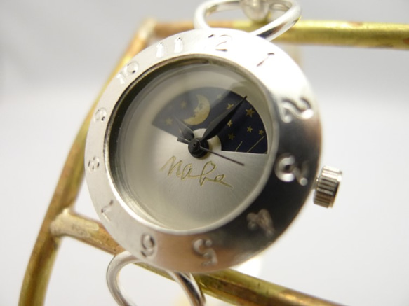 “Silver Armlet3-S &amp; M”銀色日月手鐲型手工手錶 [289MSV-S &amp; M] 第2張的照片