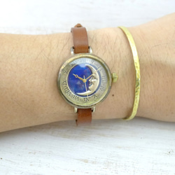 “CrescentMoon4-MB”“Crescent 藍色錶盤羅馬手鍊風格手工腕錶 [366CM4BL] 第8張的照片