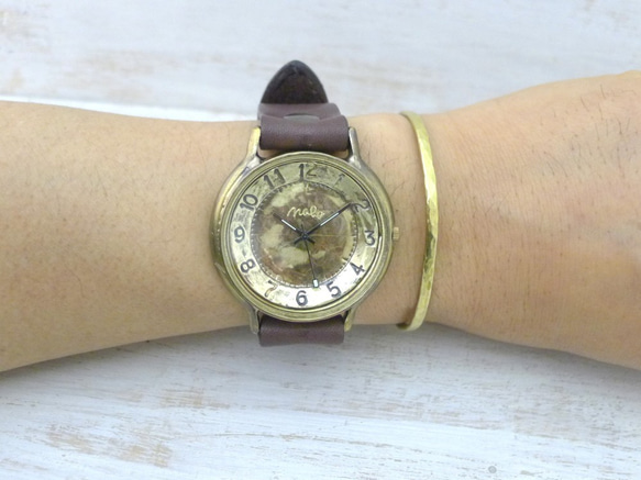 “GRANDAD-B”42mm Brass（黃銅）臼形阿拉伯數字索引手工腕錶 [JUM116] 第5張的照片