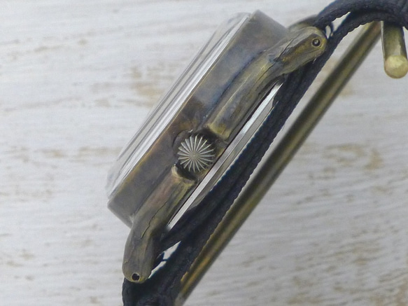 ”MIL-Winding-JB" 約36mm手巻きBrass(真鍮)ミリタリーデザイン 手作り腕時計 [BHW131] 5枚目の画像