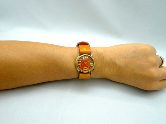 「On Time-B」OR（橘色）錶盤男士黃銅手工手錶 [214B OR/CA] 第7張的照片