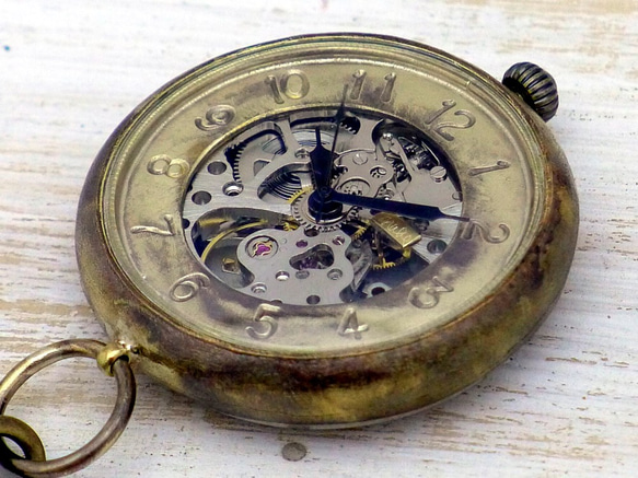 BHW110 手動上鍊懷錶 阿拉伯數字超大號 JUMBO (42mm) 黃銅腳背圓形錶殼 手工腕錶 [BHW110] 第7張的照片