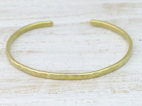 Brass Bangle 真鍮バングル 槌目テクスチャー 細身幅約3mm 3枚目の画像