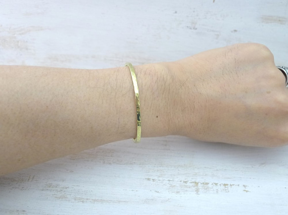 Brass Bangle 真鍮バングル 槌目テクスチャー 細身幅約3mm 5枚目の画像