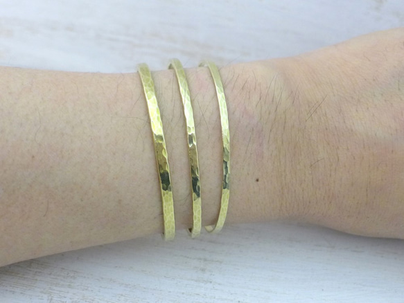 Brass Bangle 真鍮バングル 槌目テクスチャー 細身幅約3mm 8枚目の画像