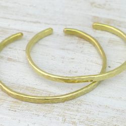 Brass Bangle 真鍮バングル 槌目テクスチャー 肉厚幅約3.8mm 1枚目の画像