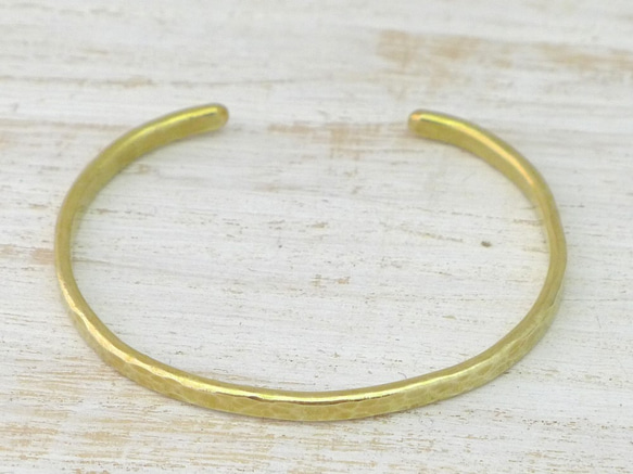 Brass Bangle 真鍮バングル 槌目テクスチャー 肉厚幅約3.8mm 4枚目の画像