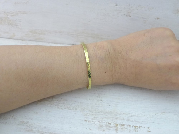 Brass Bangle 真鍮バングル 槌目テクスチャー 肉厚幅約3.8mm 5枚目の画像