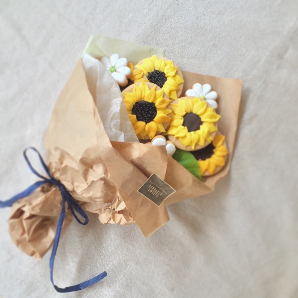 店頭人気No.1♡アイシングクッキーがたっぷり入ったブーケ風ギフトセット