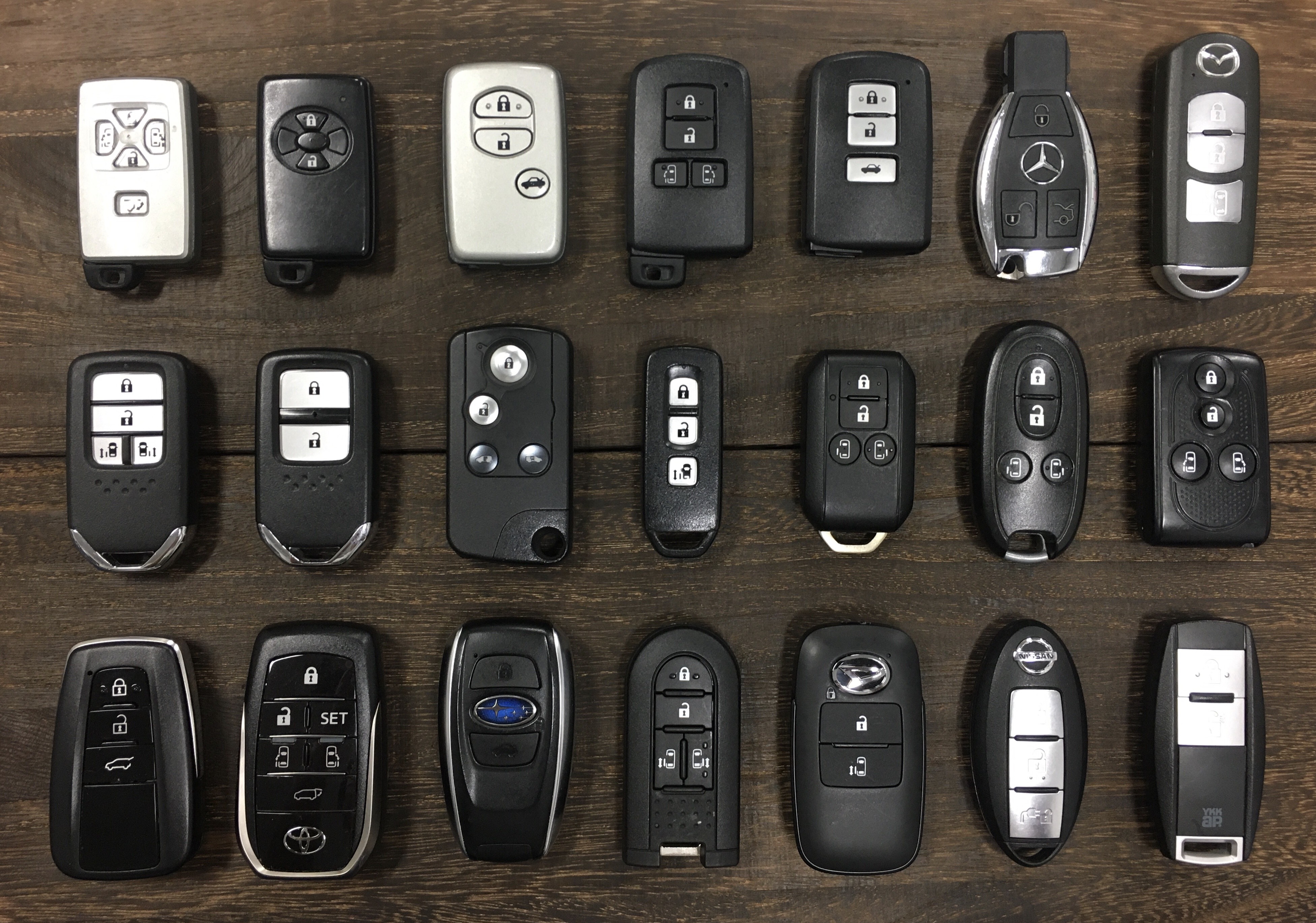 スズキ、マツダ専用 スマートキーケース クロスビー ジムニー フレア 栃木レザー