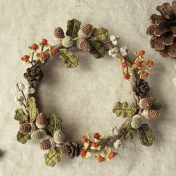 引き揃え糸と木ノ実のリース 引き揃え糸と木ノ実のリース