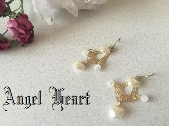 ハート　天然石　水晶　ゴールド　ピアス　～Angel　Heart～ 1枚目の画像