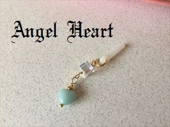 ～Angel　Heart～　天然石　ハートアマゾナイト　キラキラのイヤホンジャック　スマホピアス 2枚目の画像