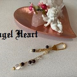 ～Angel　Heart～ガーネット・アクアオーラ＆水晶など　キラキラのキーホルダー　ゴールド 1枚目の画像