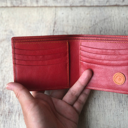 (新作です) 2つ折り財布　赤　コインが出し入れしやすいです。 3枚目の画像