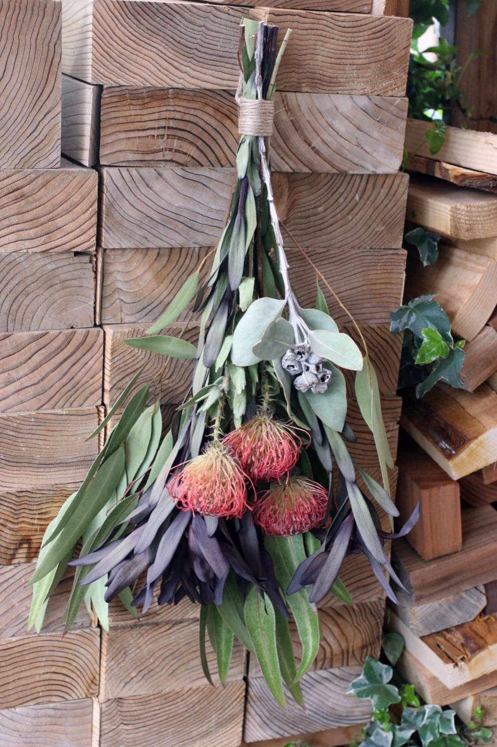 リューカデンドロンとふわふわドライフラワースワッグ⑅︎* リューカデンドロンとふわふわドライフラワースワッグ⑅︎*