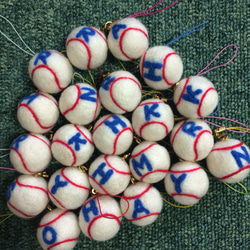 【受注製作】羊毛フェルト 野球ボールストラップ 3枚目の画像