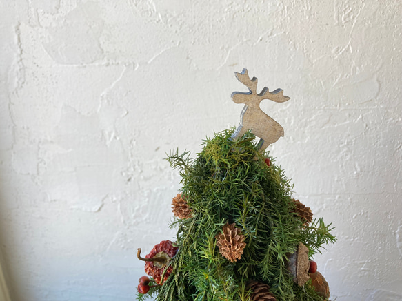 ラスト１点！ナチュラルなクリスマスツリー〜プレゼントを運ぶトナカイ〜 2枚目の画像