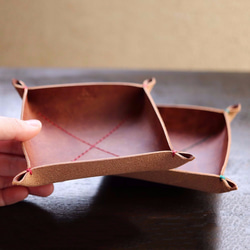 KAKURA [Leather Tray Square 3 Size Set] Antique Brown Red Thread 第4張的照片