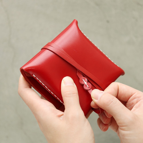 縦巻きウォレット】レッド 白糸 KAKURA 紐巻き 牛革 手縫い 財布