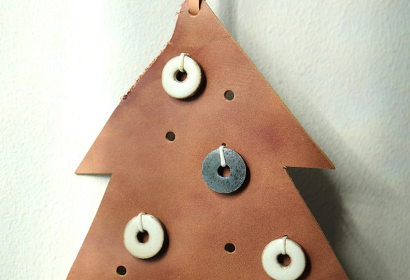 “Creema Limited”KAKURA [壁掛樹]“皮革 x 陶瓷”L 尺寸聖誕裝飾品 第6張的照片