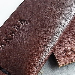 “Creema Limited Made-to-Order”中袋裝 [5 個寬皮革口袋 L] 棕色“Thread Pad”名稱雕 第9張的照片