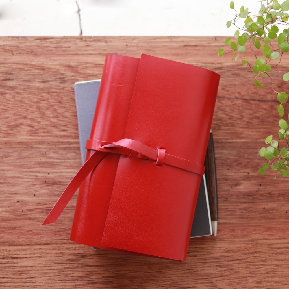 【紐巻きバイブルシステム手帳】レッド 白糸 KAKURA 牛革 名入れ刻印可