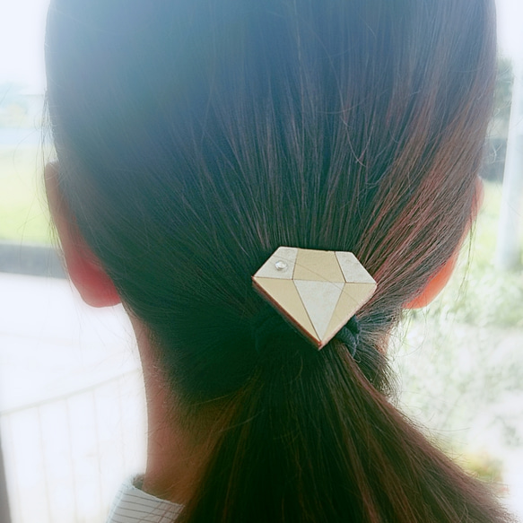 【革とスワロ】レザーダイヤモンドのヘアゴム 2枚目の画像