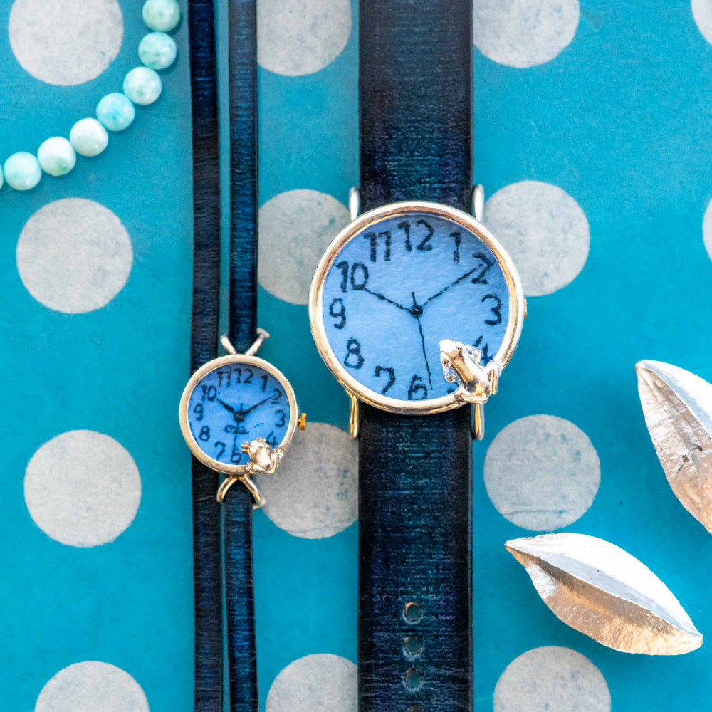 池をのぞくカエル腕時計LとSSパステルブルー