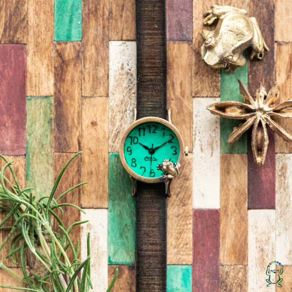 池をのぞく蛙腕時計Sエメラルドグリーン 腕時計 カエルの時計屋さん