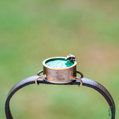 池をのぞく蛙腕時計Sエメラルドグリーン 腕時計 カエルの時計屋さん