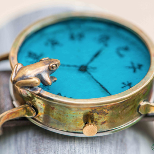 レア☆ カエルの時計屋さん 池をのぞく蛙腕時計 一点もの紹介】 渋い青  