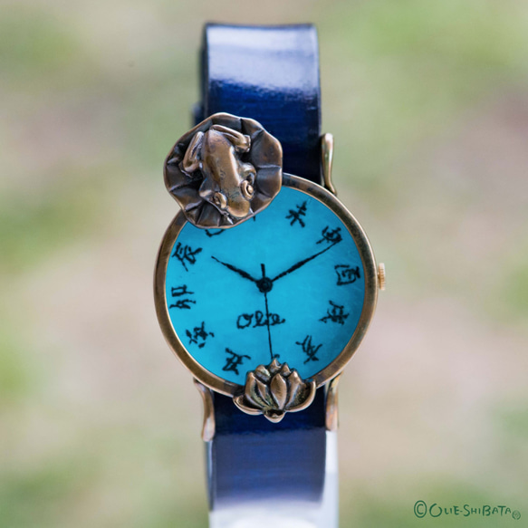 蓮花，漂亮整潔的手錶仁M藍色江戶人物 第1張的照片