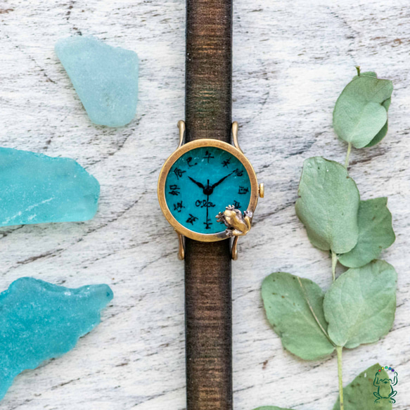 池をのぞく蛙腕時計S渋青緑 江戸文字 腕時計 カエルの時計屋さん（OLIE